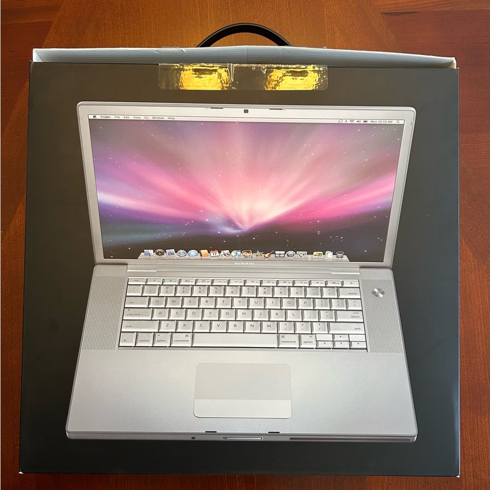 MacBook Pro 15.4” (diagonal) Widescreen Notebook - Picture 3 of 14